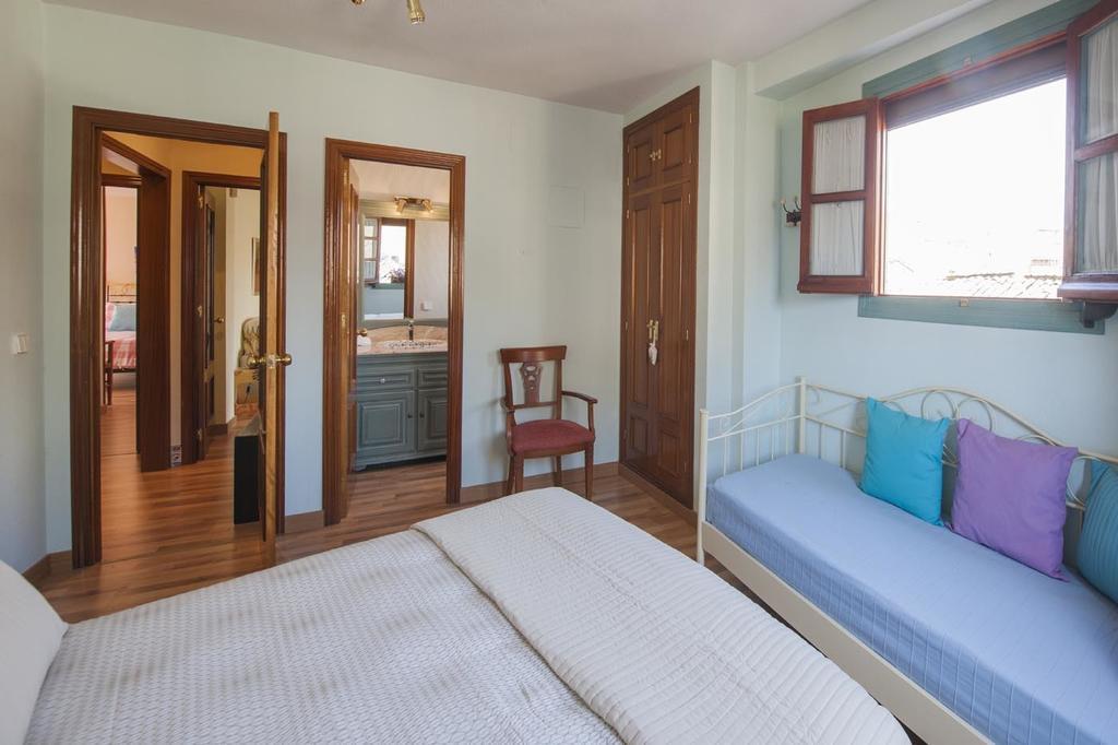 Ferienwohnung Atico-Terraza Imperial Toledo Zimmer foto