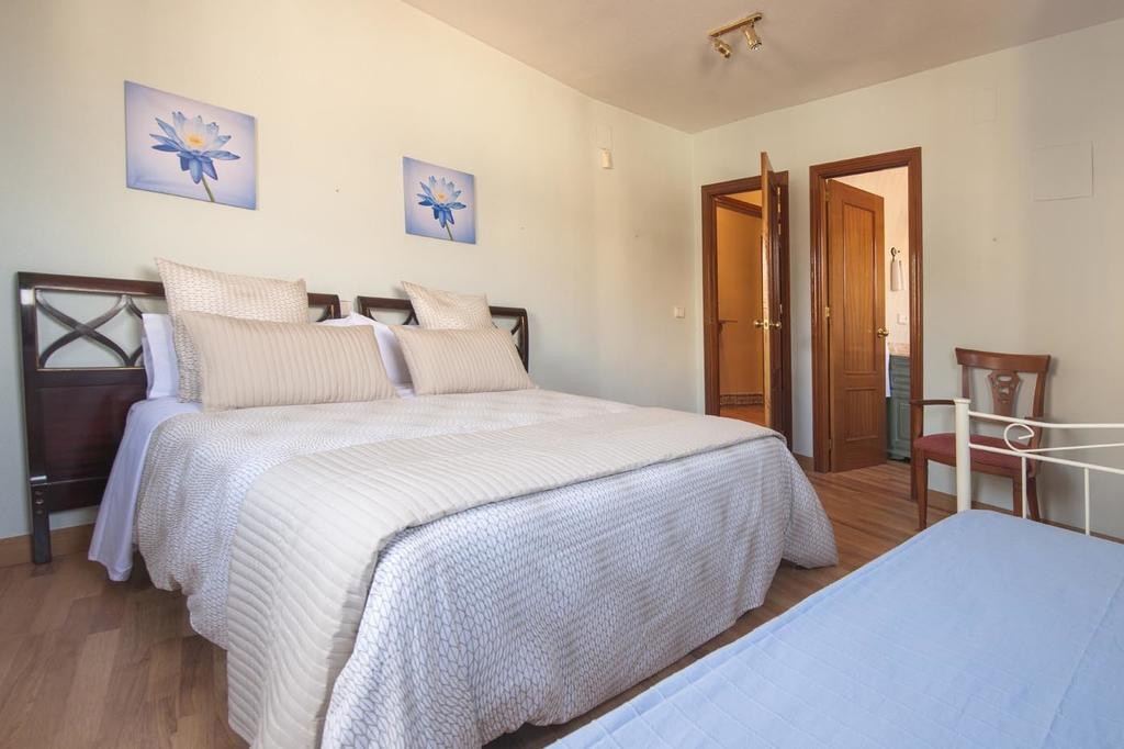 Ferienwohnung Atico-Terraza Imperial Toledo Zimmer foto