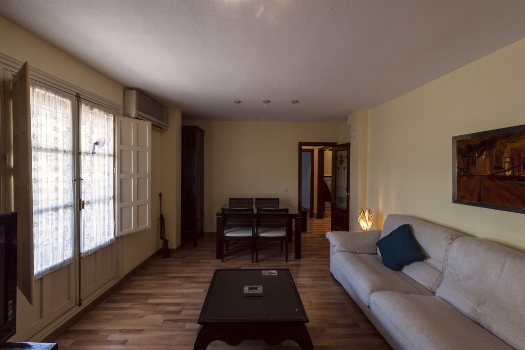 Ferienwohnung Atico-Terraza Imperial Toledo Zimmer foto